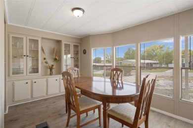 Welcome to this charming and refreshed 2-bedroom, 2-bathroom on Brookridge Country Club in Florida - for sale on GolfHomes.com, golf home, golf lot