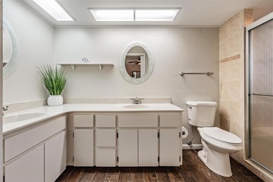 CLEAN AND BEAUTIFUL 2 BEDROOMS, 2 BATHROOMS, PLUS BONUS ROOM ON on Seven Springs Golf and Country Club in Florida - for sale on GolfHomes.com, golf home, golf lot