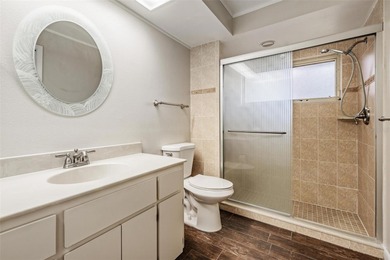 CLEAN AND BEAUTIFUL 2 BEDROOMS, 2 BATHROOMS, PLUS BONUS ROOM ON on Seven Springs Golf and Country Club in Florida - for sale on GolfHomes.com, golf home, golf lot