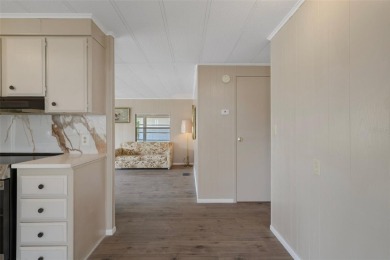 Welcome to this charming and refreshed 2-bedroom, 2-bathroom on Brookridge Country Club in Florida - for sale on GolfHomes.com, golf home, golf lot