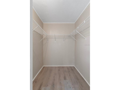 Welcome to this charming and refreshed 2-bedroom, 2-bathroom on Brookridge Country Club in Florida - for sale on GolfHomes.com, golf home, golf lot