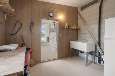 Welcome to this charming and refreshed 2-bedroom, 2-bathroom on Brookridge Country Club in Florida - for sale on GolfHomes.com, golf home, golf lot