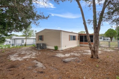 Welcome to this charming and refreshed 2-bedroom, 2-bathroom on Brookridge Country Club in Florida - for sale on GolfHomes.com, golf home, golf lot