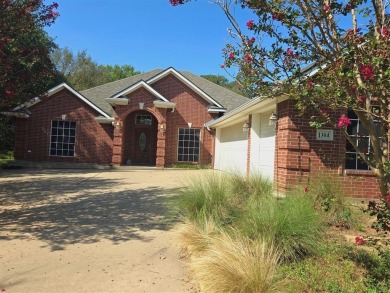 Welcome to Your Tranquil Retreat in Lake Kiowa! This on Lake Kiowa Golf Course in Texas - for sale on GolfHomes.com, golf home, golf lot