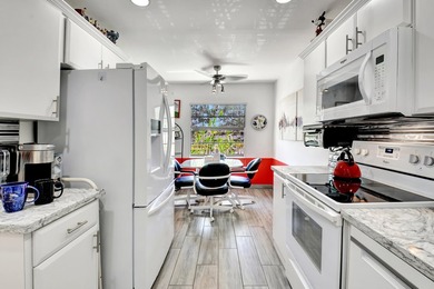 Welcome to this light & bright convertible 3 bedroom, 2 bathroom on Hunters Run Golf and Country Club in Florida - for sale on GolfHomes.com, golf home, golf lot