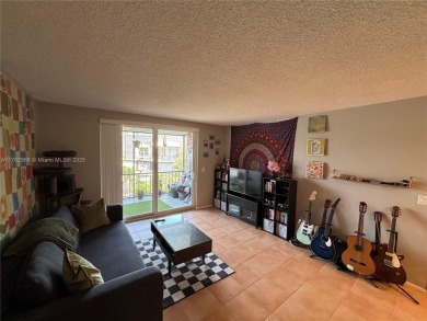 UPDATED 3rd Floor 1 bedroom/1.5 bath condo in International on Inverrary Country Club in Florida - for sale on GolfHomes.com, golf home, golf lot