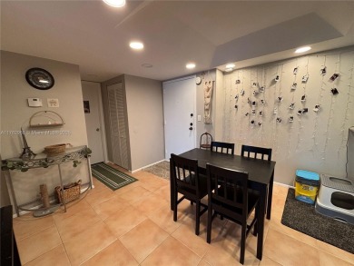 UPDATED 3rd Floor 1 bedroom/1.5 bath condo in International on Inverrary Country Club in Florida - for sale on GolfHomes.com, golf home, golf lot