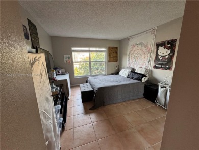 UPDATED 3rd Floor 1 bedroom/1.5 bath condo in International on Inverrary Country Club in Florida - for sale on GolfHomes.com, golf home, golf lot