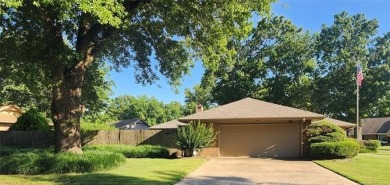 Beautiful 1-story 3 bed 2 1/2 bath full brick home in Indian on Indian Springs Country Club in Oklahoma - for sale on GolfHomes.com, golf home, golf lot
