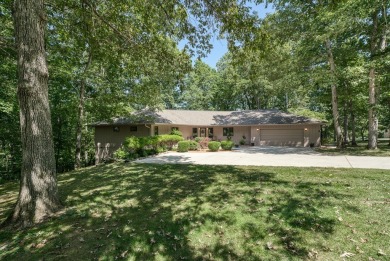 This charming 3/2 home in the coveted River Bend community on River Run Golf Club in Tennessee - for sale on GolfHomes.com, golf home, golf lot