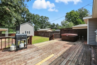 BROADMOOR AREA - NO BACKYARD NEIGHBORS- GOLF COURSE VIEWS!
This on Querbes Park Golf Course in Louisiana - for sale on GolfHomes.com, golf home, golf lot