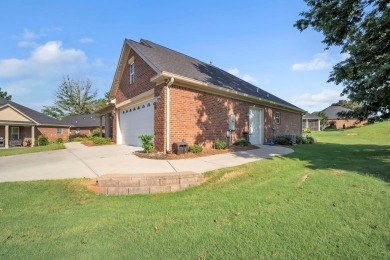 This all-brick, single-story home with split floor plan offers 3 on Hunters Creek Golf and Country Club  in South Carolina - for sale on GolfHomes.com, golf home, golf lot