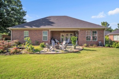 This all-brick, single-story home with split floor plan offers 3 on Hunters Creek Golf and Country Club  in South Carolina - for sale on GolfHomes.com, golf home, golf lot