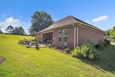 This all-brick, single-story home with split floor plan offers 3 on Hunters Creek Golf and Country Club  in South Carolina - for sale on GolfHomes.com, golf home, golf lot