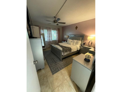 THIS IS A RARE FIRST FLOOR CORNER CONDO AND IT IS IN EXCELLENT on Wynmoor Golf Course in Florida - for sale on GolfHomes.com, golf home, golf lot