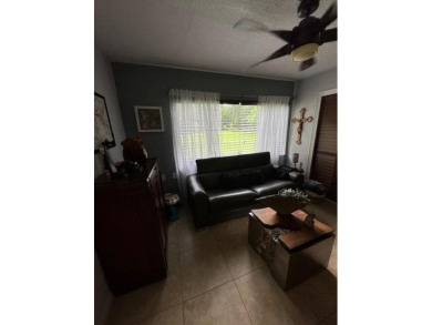 THIS IS A RARE FIRST FLOOR CORNER CONDO AND IT IS IN EXCELLENT on Wynmoor Golf Course in Florida - for sale on GolfHomes.com, golf home, golf lot