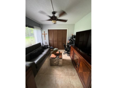 THIS IS A RARE FIRST FLOOR CORNER CONDO AND IT IS IN EXCELLENT on Wynmoor Golf Course in Florida - for sale on GolfHomes.com, golf home, golf lot