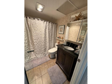 THIS IS A RARE FIRST FLOOR CORNER CONDO AND IT IS IN EXCELLENT on Wynmoor Golf Course in Florida - for sale on GolfHomes.com, golf home, golf lot