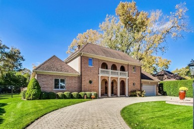 Freshened up just for you as the owner is downsizing and wants on Park Ridge Country Club in Illinois - for sale on GolfHomes.com, golf home, golf lot