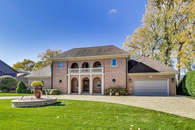 Freshened up just for you as the owner is downsizing and wants on Park Ridge Country Club in Illinois - for sale on GolfHomes.com, golf home, golf lot