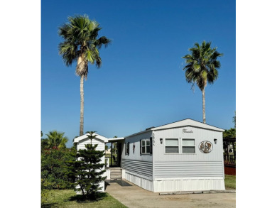 Cute and cozy one bedroom/ one bath little slice of paradise on Long Island Golf Course in Texas - for sale on GolfHomes.com, golf home, golf lot