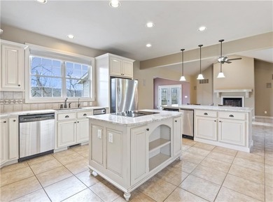 Stunning White River Home on Holiday Island Golf Course in Arkansas - for sale on GolfHomes.com, golf home, golf lot