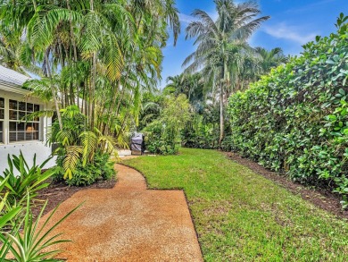 Imagine a Florida home with a sunny, tropical vibe, infused with on Lakeview Golf Club in Florida - for sale on GolfHomes.com, golf home, golf lot