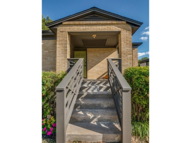 WELCOME TO 1918 BERWICK AVE. - A TIMELESS VINTAGE BRICK COTTAGE on Cedar Crest Golf Course in Texas - for sale on GolfHomes.com, golf home, golf lot