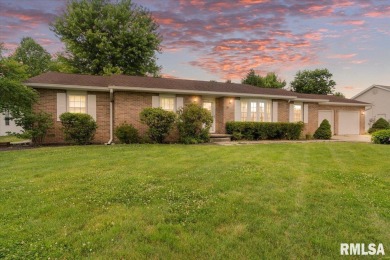 Beautiful updated ranch style home with 3 bedrooms 2 full baths on Edgewood Golf Course in Illinois - for sale on GolfHomes.com, golf home, golf lot