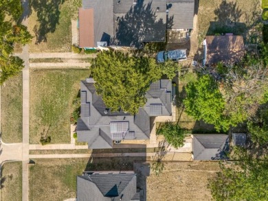 WELCOME TO 1918 BERWICK AVE. - A TIMELESS VINTAGE BRICK COTTAGE on Cedar Crest Golf Course in Texas - for sale on GolfHomes.com, golf home, golf lot