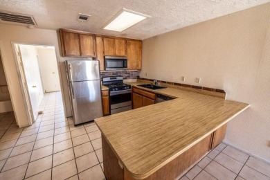 This 2 Bedroom, 2 bath condo has 800 SF of living space. Built on Silver Lakes Golf Course in California - for sale on GolfHomes.com, golf home, golf lot