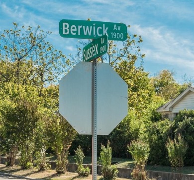 WELCOME TO 1918 BERWICK AVE. - A TIMELESS VINTAGE BRICK COTTAGE on Cedar Crest Golf Course in Texas - for sale on GolfHomes.com, golf home, golf lot