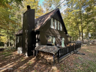 Welcome to this move in ready, adorable cabin in The Hideout! on The Hideout Golf in Pennsylvania - for sale on GolfHomes.com, golf home, golf lot