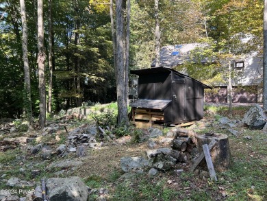 Welcome to this move in ready, adorable cabin in The Hideout! on The Hideout Golf in Pennsylvania - for sale on GolfHomes.com, golf home, golf lot