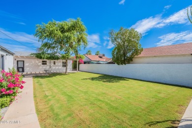 Live steps to 222-acre Encanto Park with two golf courses, a 7 on Encanto 18 Golf Course in Arizona - for sale on GolfHomes.com, golf home, golf lot
