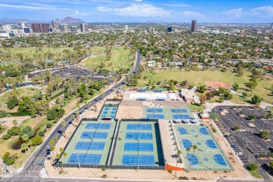 Live steps to 222-acre Encanto Park with two golf courses, a 7 on Encanto 18 Golf Course in Arizona - for sale on GolfHomes.com, golf home, golf lot