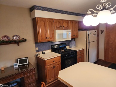 Incredibly clean 3-bedroom ranch-style home located on on Ida Grove Country Club in Iowa - for sale on GolfHomes.com, golf home, golf lot