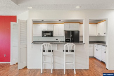 Salemtowne 55+ Community  3 big windows to view the Golf Course on Salemtowne Golf Club in Oregon - for sale on GolfHomes.com, golf home, golf lot
