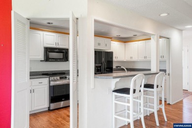Salemtowne 55+ Community  3 big windows to view the Golf Course on Salemtowne Golf Club in Oregon - for sale on GolfHomes.com, golf home, golf lot