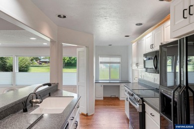 Salemtowne 55+ Community  3 big windows to view the Golf Course on Salemtowne Golf Club in Oregon - for sale on GolfHomes.com, golf home, golf lot
