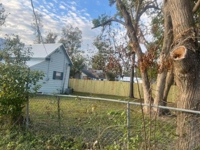 Board Fence for Privacy on North Side! Quaint and Charming on Madison Country Club in Florida - for sale on GolfHomes.com, golf home, golf lot