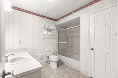 Welcome home to this immaculately maintained and sparkling clean on The Links of Spruce Creek in Florida - for sale on GolfHomes.com, golf home, golf lot