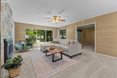 Welcome home to this charming 1-level townhome on the golf on Summerfield Golf and Country Club in Oregon - for sale on GolfHomes.com, golf home, golf lot