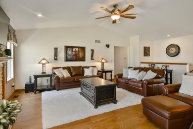 Beautiful 3 bed, 2 bath home in desired Westlake Village! This on Westlake Village in Illinois - for sale on GolfHomes.com, golf home, golf lot