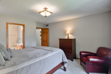 Beautiful 3 bed, 2 bath home in desired Westlake Village! This on Westlake Village in Illinois - for sale on GolfHomes.com, golf home, golf lot