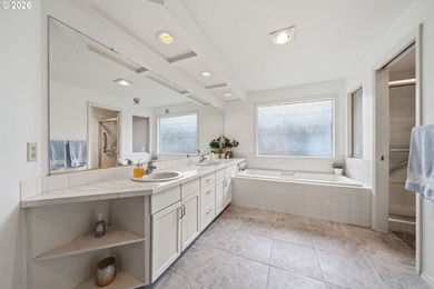 HIGHLY DESIRABLE, easy living at Fairway Village 55+ community! on Fairway Village Golf and Country Club in Washington - for sale on GolfHomes.com, golf home, golf lot