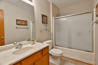Beautiful 3 bed, 2 bath home in desired Westlake Village! This on Westlake Village in Illinois - for sale on GolfHomes.com, golf home, golf lot