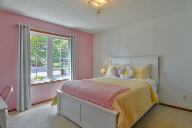 Beautiful 3 bed, 2 bath home in desired Westlake Village! This on Westlake Village in Illinois - for sale on GolfHomes.com, golf home, golf lot