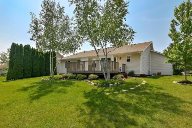 Beautiful 3 bed, 2 bath home in desired Westlake Village! This on Westlake Village in Illinois - for sale on GolfHomes.com, golf home, golf lot