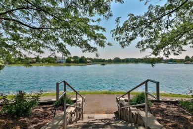Beautiful 3 bed, 2 bath home in desired Westlake Village! This on Westlake Village in Illinois - for sale on GolfHomes.com, golf home, golf lot